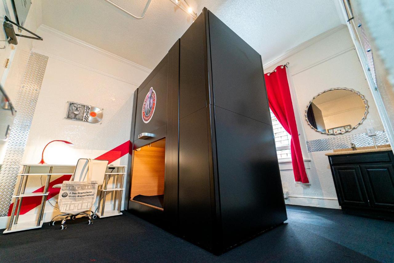 Music - Of The Music Hall Of Fame Hostal